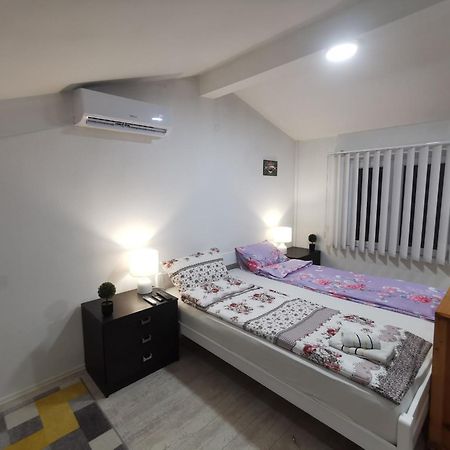 White Apartment Sarajevo - Free Parking מראה חיצוני תמונה